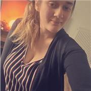 Peut donner des cours aux enfants.je suis assez forte en français